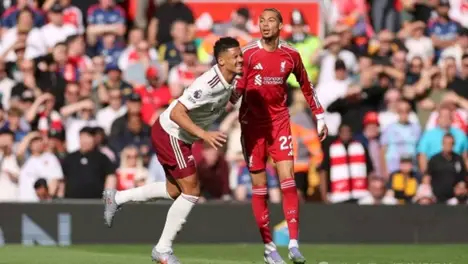 曼联0-3曼城惨败，阿莫林直面重建挑战：红蓝对决后的曼联未来之路